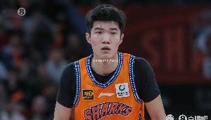 率先发力！偰李永炜首节5中4拿到11分 三分4中3