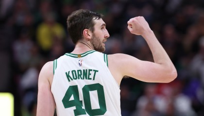 名记：马刺非常关注中锋市场&amp;想补强内线 目标有科内特&amp;亚布塞莱